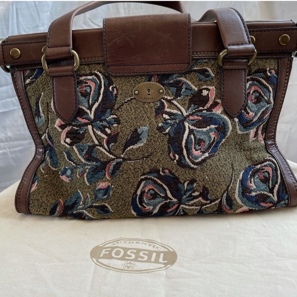 RARE Fossil Re-issue Weekender Satchel in Green Floral Rose - Picture 13 of 13